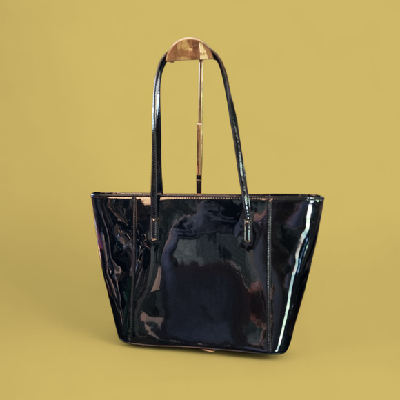 Guess black patent leather shoulder bag - Picture 2 of 8